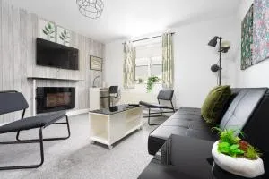 Pass the Keys Tranquil Haven Stylish 2BR Flat with Parking - 诺斯利