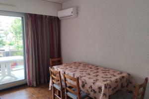 Appartements Pleasant studio near the sea : photos des chambres