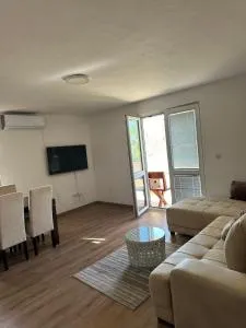 Apartman Pristan - Polje