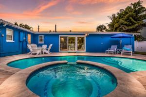 A Reel Beauty - 2 Blocks to Beach! Pool, Spa, Putting Green, by Anna Maria Life Vacation Rentals