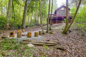 Creekside Lodge about 4 Mi to Sapphire Valley Resort! - 3hvězdičkové hotely ve městě Sapphire