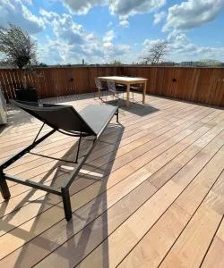 Penthouse with Airconditioning and Big Terrace, Close to Gent Sint-Pieters Station and City Centre - Sint-Pieters-Aalst