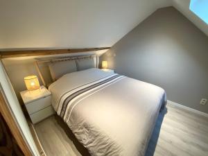 Penthouse with Airconditioning and Big Terrace, Close to Gent Sint-Pieters Station and City Centre