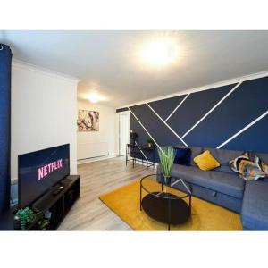 B92-HS2-NEC-BHX-Contractors-guests welcome