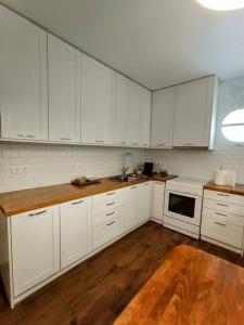 Cozy Garden House in the center of Glyfada