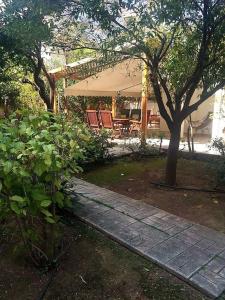 Cozy Garden House in the center of Glyfada