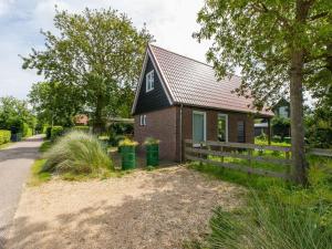 Holiday Home in Renesse near Seabeach