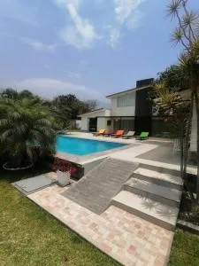 Villa La Chiquita - Privacidad para tu Grupo en Tres Encantadores Departamentos - Чиримойо