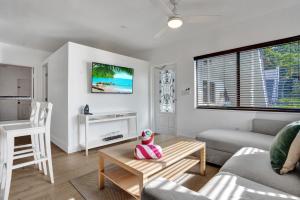 Waves On Walnut # 4-beach Access