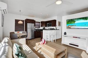 Waves On Walnut # 4-beach Access