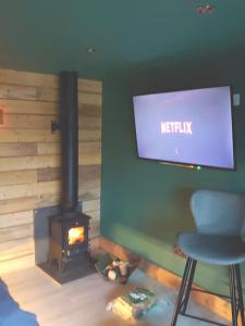 Self contained cabin, firepit, NR MOD aztec, m5, m4