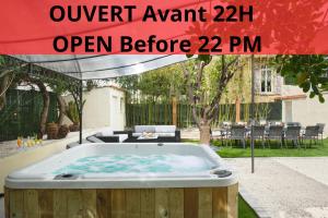 VILLA DES PERGOLAS 12 Pers-Parking-Jardin -JACUZZI - arrét TRAM , 5 min plages ,