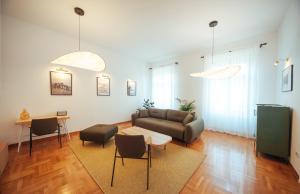 Head over Heels Apartment