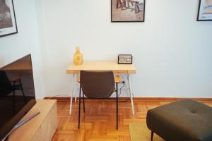 Head over Heels Apartment