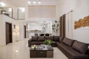 Ethereal Oasis Penthouse - Návstathmos