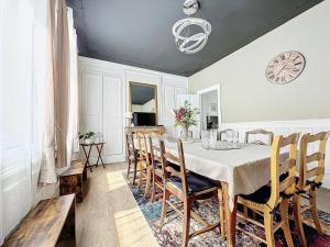 A1 Champagne Résidence - 200 m2 14 personnes 2 toilets 4 showers - hyper centre - Chalons en Champagne - 4hvězdičkové hotely ve městě Châlons-en-Champagne