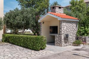 Beachfront Lovro apartment by Pag tours