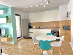 Designer luxury apartment 1BDR by Top Kvartiri Ltd