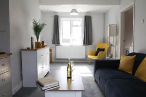 Spacious House perfect for Families & Contractors - Free Parking & WIFI By ULTIMATE HOMES AWAY