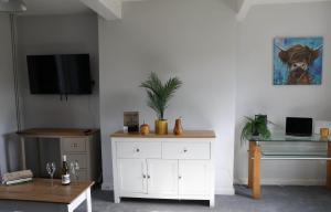 Spacious House perfect for Families & Contractors - Free Parking & WIFI By ULTIMATE HOMES AWAY