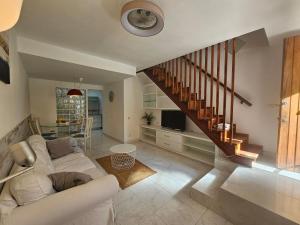 Comfortable duplex apartment near the beach