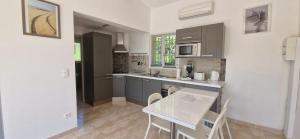 Appartements Apartment with garden in Sainte-Maxime : photos des chambres