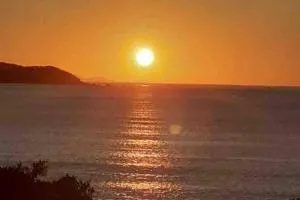 Casa na Praia de Frente Para o Mar - Caieira