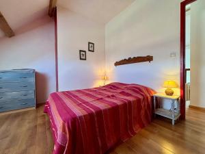 Maisons de vacances Gites Renoves avec Piscine au Coeur de la Brenne – Proche Sites Naturels et Historiques - FR-1-591-327 : photos des chambres