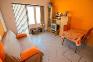 Apartments with parking space Lopar, Rab - 23156