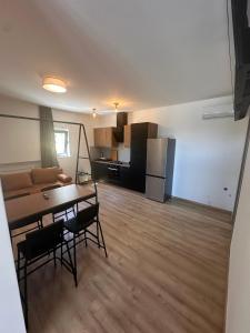 Apartments by the sea Pakostane, Biograd - 23357