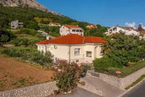 Apartments with a parking space Jurandvor, Krk - 23362 - Jurandvor