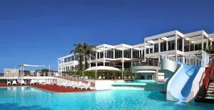 Absolute Beachfront Opal Cove Resort - Coffs Harbour