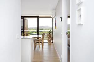 Kashmir - Luxury Top Floor Apartment - Mountain View