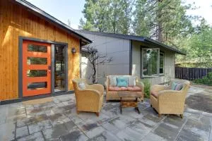 Serendipity House with two master suites, hot tub, and huge fenced yard - Tumalo
