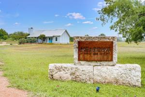 Meadows Cottage - Hot Tub & 5 mins to Main