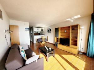 Canet-en-Roussillon - T2 Alcôve - 4 pers - Parking - Loggia - Ascenseur - 1 étoile - FR-1-794-119