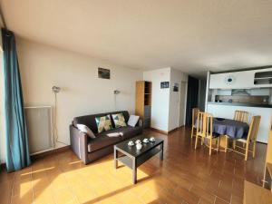 Canet-en-Roussillon - T2 Alcôve - 4 pers - Parking - Loggia - Ascenseur - 1 étoile - FR-1-794-119