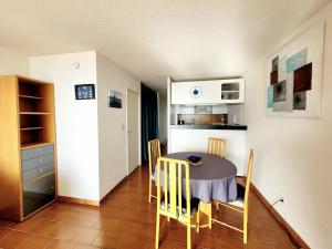 Canet-en-Roussillon - T2 Alcôve - 4 pers - Parking - Loggia - Ascenseur - 1 étoile - FR-1-794-119