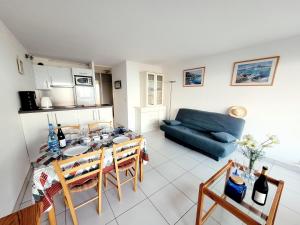 Canet Sud - T2 cabine 46 pers - Terrasse - Accès direct plage - FR-1-794-121