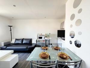 Studio Cabine Moderne RDC, Terrasse, Parking, Proche Mer, 500m Plage, 4 Pers, Animaux OK - FR-1-794-140