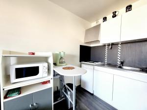 Studio Cabine Moderne RDC, Terrasse, Parking, Proche Mer, 500m Plage, 4 Pers, Animaux OK - FR-1-794-140