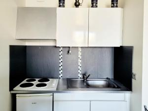 Studio Cabine Moderne RDC, Terrasse, Parking, Proche Mer, 500m Plage, 4 Pers, Animaux OK - FR-1-794-140