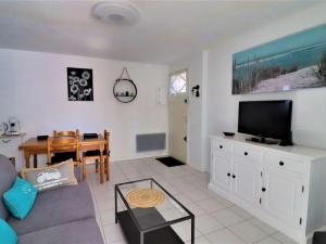 Appartements Charmant appartement avec jardin, proche plages, commerces et Royan, parking prive - FR-1-494-195 : photos des chambres