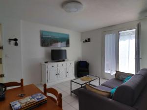 Appartements Charmant appartement avec jardin, proche plages, commerces et Royan, parking prive - FR-1-494-195 : photos des chambres