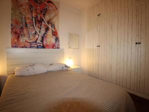 Apartamento céntrico a 20m de la playa del Puerto con TV, aire acondicionado y terraza - ES-228-189