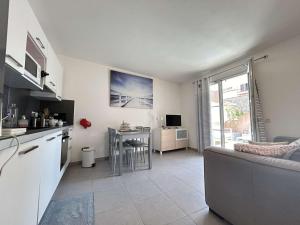 Appartements Charmant T2 en Centre-Ville, Terrasse, Clim et Parking, Proche Plage et Commodites - FR-1-226-550 : photos des chambres