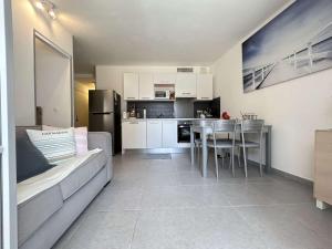 Appartements Charmant T2 en Centre-Ville, Terrasse, Clim et Parking, Proche Plage et Commodites - FR-1-226-550 : photos des chambres