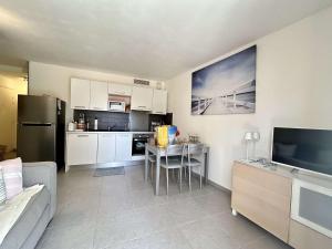 Appartements Charmant T2 en Centre-Ville, Terrasse, Clim et Parking, Proche Plage et Commodites - FR-1-226-550 : photos des chambres