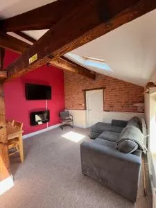 3 bed flat ideal for contractors - Manthorpe