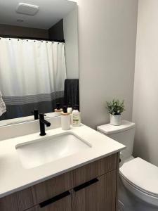 Private Hot Tub Ski In Ski Out Sleeps 9